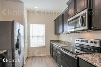 12314 Regatta Ln in La Marque, TX - Foto de edificio - Building Photo