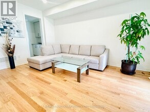 63 Puisaya Dr in Richmond Hill, ON - Building Photo - Building Photo