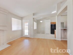 3561 E Sequoia Dr in Phoenix, AZ - Building Photo - Building Photo