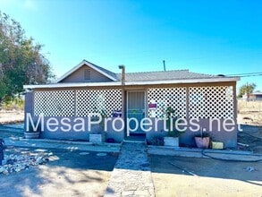 15235 Cholame Rd in Victorville, CA - Building Photo - Building Photo