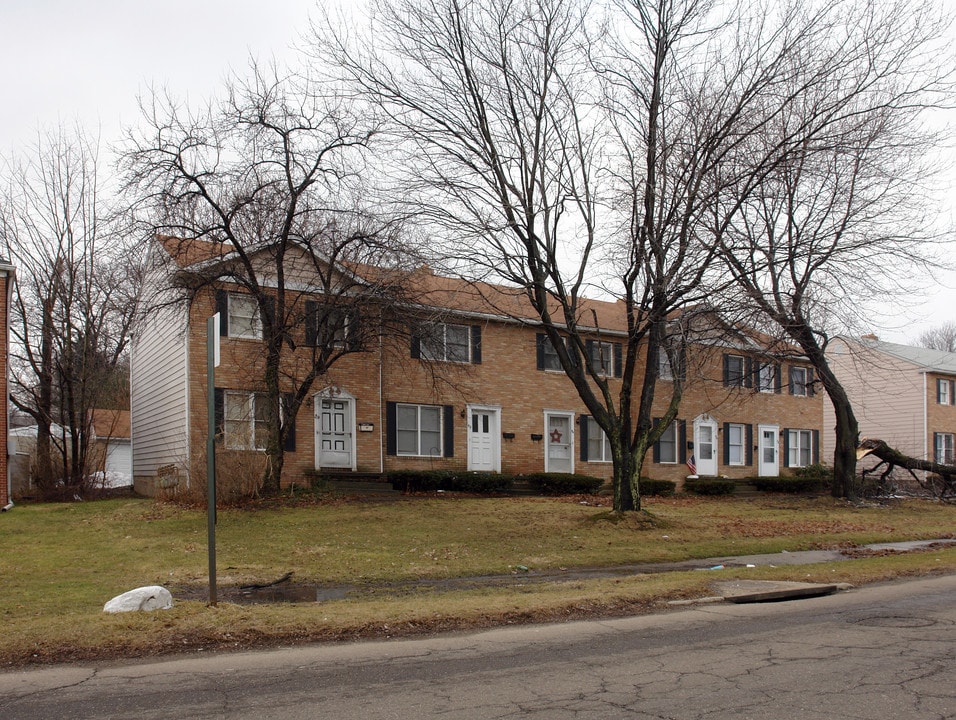 50-58 N Pershing Ave in Akron, OH - Building Photo