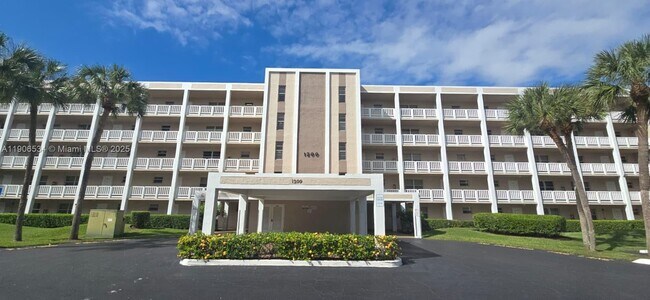 1200 NW 87th Ave in Coral Springs, FL - Building Photo - Building Photo