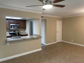 43376 Cook St in Palm Desert, CA - Foto de edificio - Building Photo