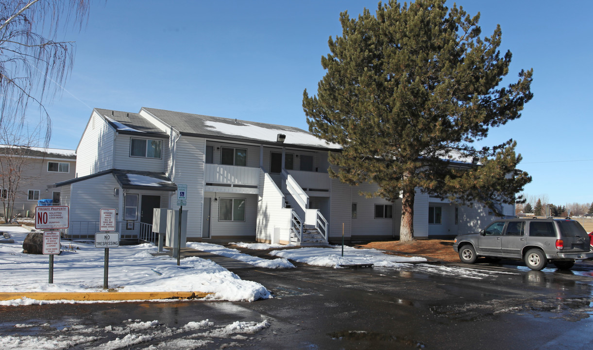 Valley Park Apartments in Rupert, ID - Building Photo