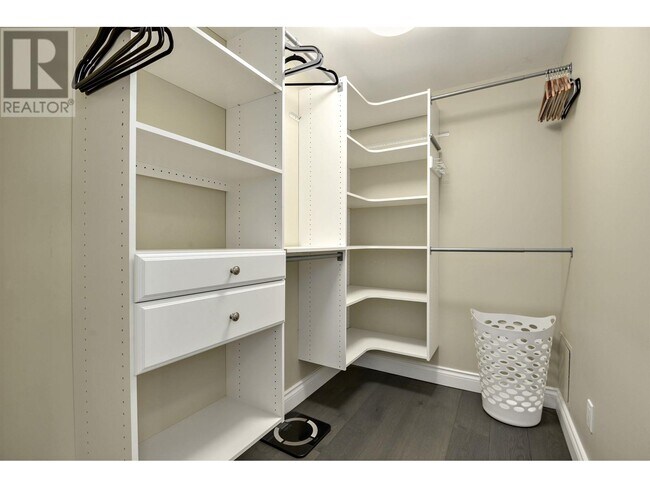 608-837 W Hastings St in Vancouver, BC - Building Photo - Building Photo