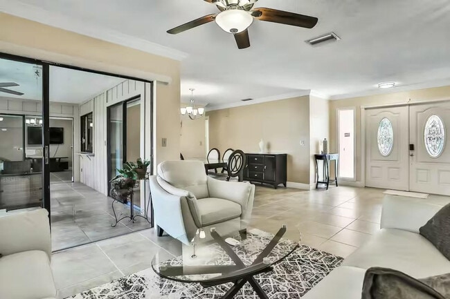 7217 Alderwood Dr in Sarasota, FL - Building Photo - Building Photo