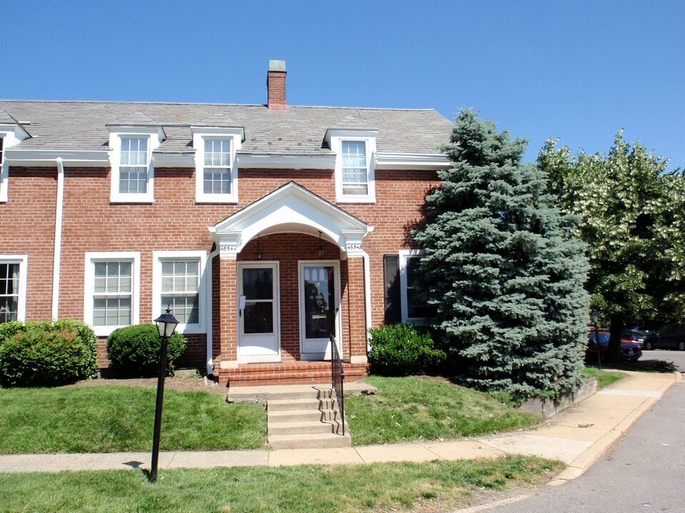 4654 36th St S in Arlington, VA - Building Photo