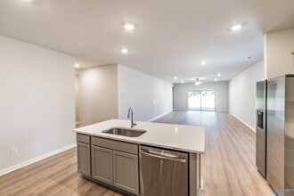 14976 Greenleaf Dr in Athens, AL - Building Photo - Building Photo