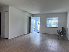 435 Belmont Ave in Venice, FL - Building Photo - Building Photo