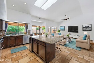 5903 E Paradise Ln in Scottsdale, AZ - Building Photo - Building Photo