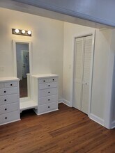 Sunfield Properties in Los Angeles, CA - Foto de edificio - Building Photo