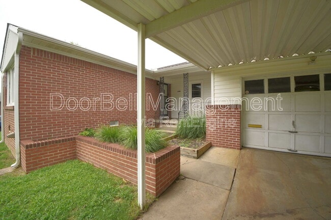 2418 S Quebec Ave in Tulsa, OK - Building Photo - Building Photo