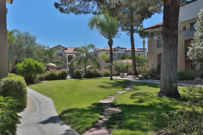 Lantana Apartments in Tucson, AZ - Building Photo - Building Photo