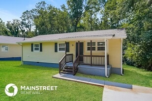 200 Dodd St in Fairburn, GA - Building Photo