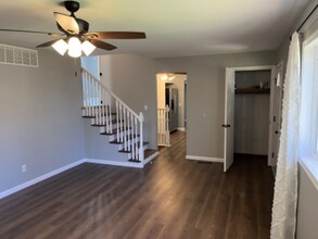 609 Edgewood Dr in Mulvane, KS - Foto de edificio - Building Photo