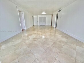 6770 Indian Creek Dr in Miami, FL - Building Photo - Building Photo