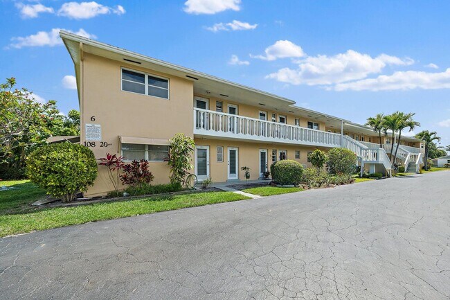 108 20th Ave NE in Boynton Beach, FL - Building Photo - Building Photo