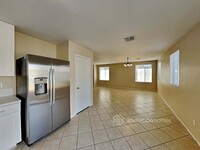 622 Roberta Alecia Ave in North Las Vegas, NV - Building Photo - Building Photo