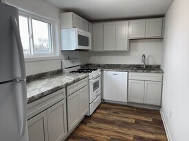 24408 75th St in Salem Lakes, WI - Building Photo