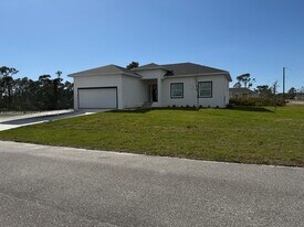 63 Coxswain Cir in Placida, FL - Building Photo