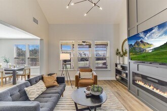 1305 Canopy Creek Way in Austin, TX - Building Photo - Building Photo