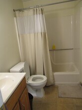 1225 Bodwell Rd in Manchester, NH - Building Photo - Building Photo