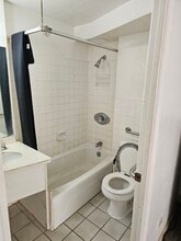 444 Niu St, Unit 1102 in Honolulu, HI - Foto de edificio - Building Photo