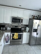 3299 Sandy Shore Ln in Kissimmee, FL - Building Photo - Building Photo