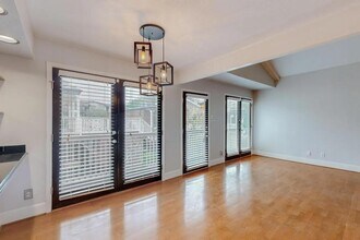 5916 Sandhurst Ln in Dallas, TX - Building Photo - Building Photo