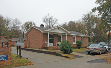 714 Hampton Ave in Greenville, SC - Building Photo - Building Photo