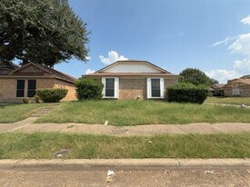 920 N Bryan-Belt Line Rd in Mesquite, TX - Building Photo