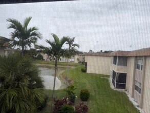 502 Davis Rd in Palm Springs, FL - Building Photo - Building Photo