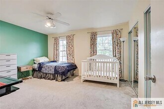 243 Bromley Pl in East Brunswick, NJ - Foto de edificio - Building Photo
