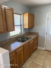 2064 Ernest St in Jacksonville, FL - Building Photo - Building Photo
