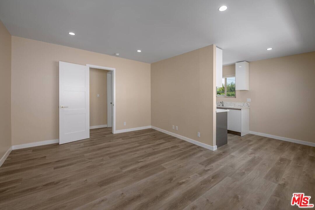 1553 S Saltair Ave in Los Angeles, CA - Building Photo