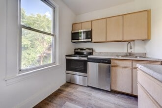 3422 Ward St, Unit 3 in Pittsburgh, PA - Building Photo - Building Photo