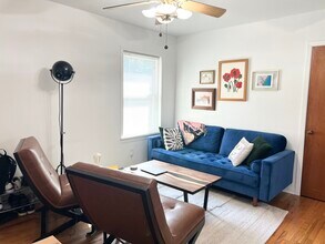 3104 Tom Green St, Unit B in Austin, TX - Building Photo - Building Photo