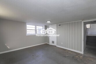 4714 E 40th Terrace in Kansas City, MO - Foto de edificio - Building Photo