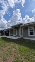 9001 Penny Cir in La Belle, FL - Building Photo