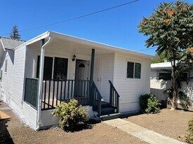 1688 Linden St in Livermore, CA - Building Photo