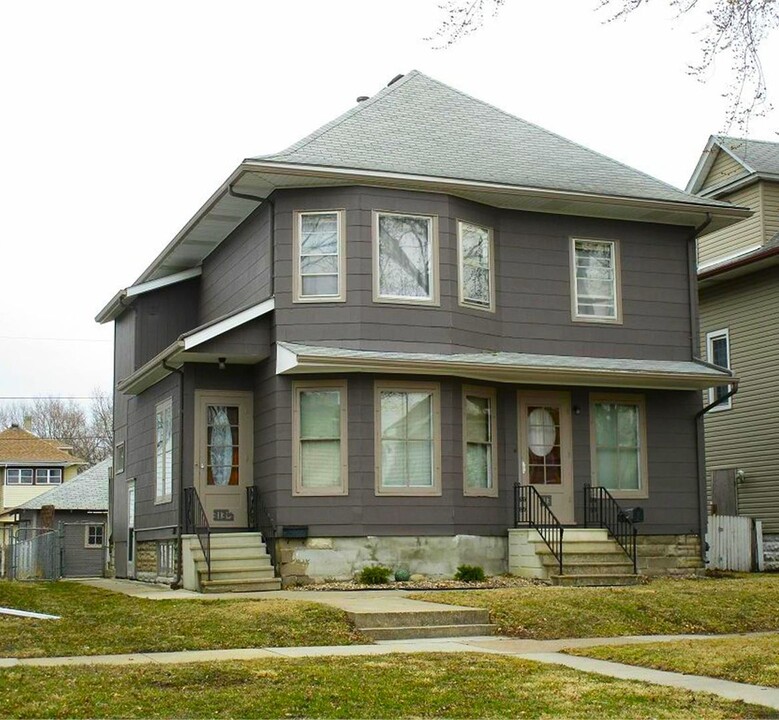 313 Denver St in Waterloo, IA - Building Photo