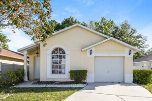 204 Burnsed Pl in Oviedo, FL - Building Photo