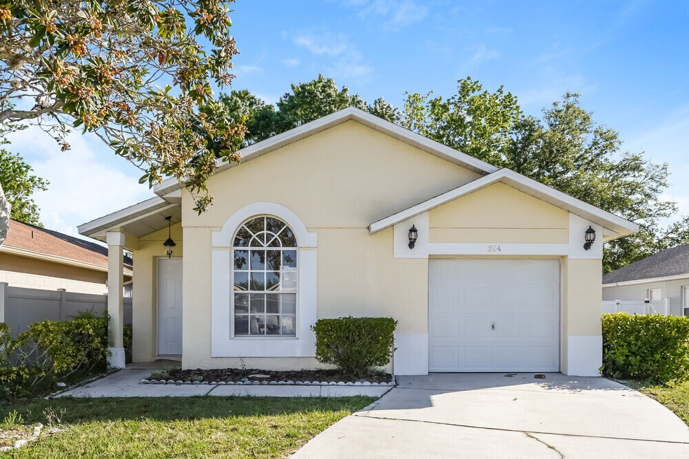 204 Burnsed Pl in Oviedo, FL - Foto de edificio