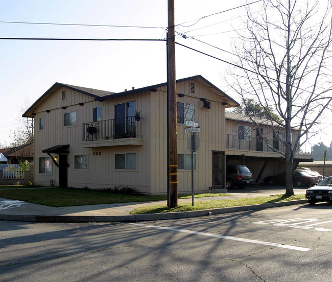 202 Harding Ave in San Fernando, CA - Building Photo - Building Photo