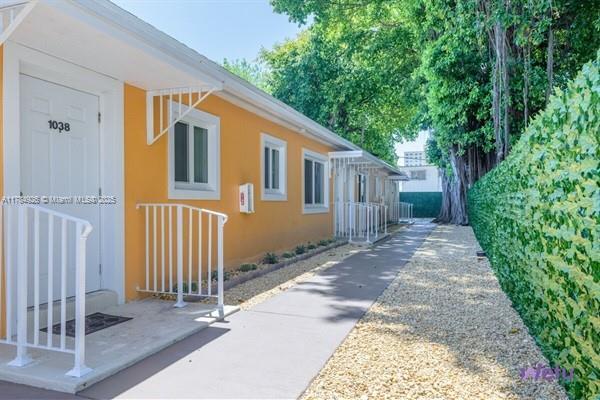 1044 NW 2nd St in Miami, FL - Building Photo - Building Photo