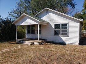 102 W 7th in Asher, OK - Building Photo