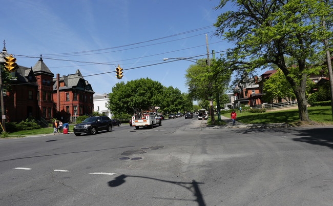 714 Madison Ave in Albany, NY - Building Photo - Building Photo