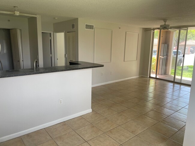 7856 Sonoma Springs Cir in Greenacres, FL - Building Photo - Building Photo