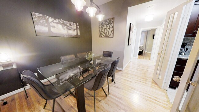 168 Simcoe St in Toronto, ON - Building Photo - Building Photo