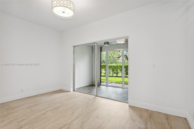 31 Whitehead Cir in Weston, FL - Building Photo - Building Photo